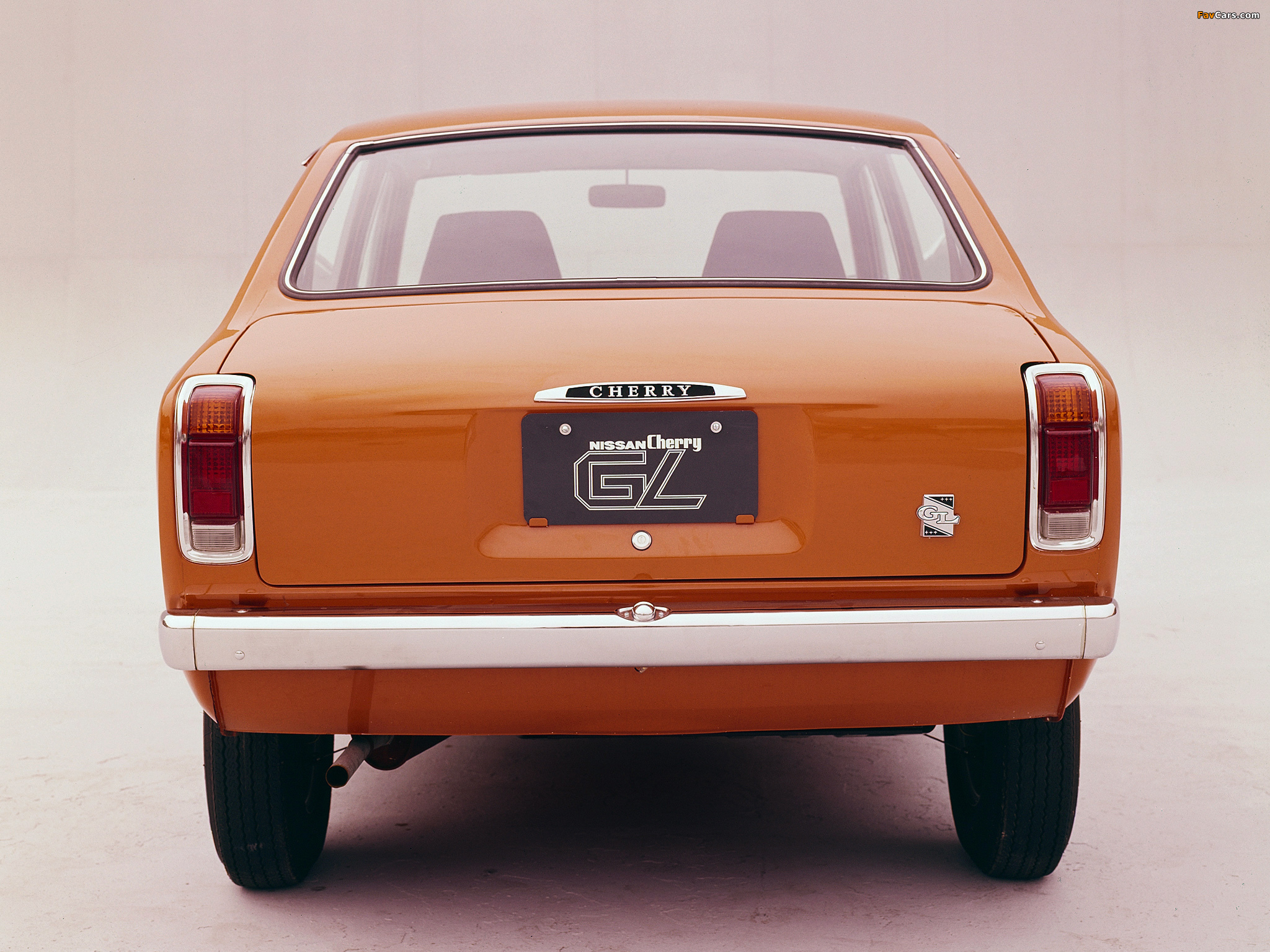 Nissan Cherry GL 2-door Sedan (E10) 1970–74 wallpapers (2048 x 1536)