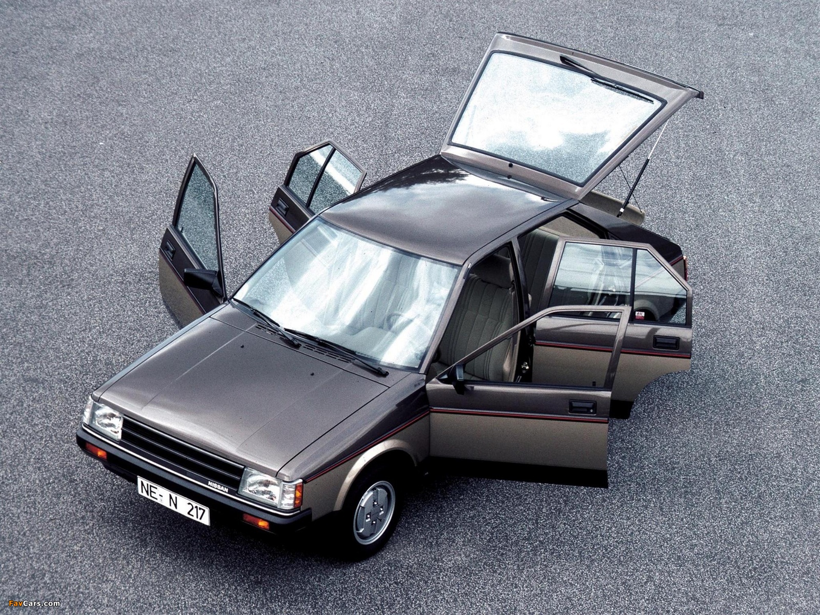 Photos of Nissan Cherry 5-door (N12) 1982–86 (1600 x 1200)