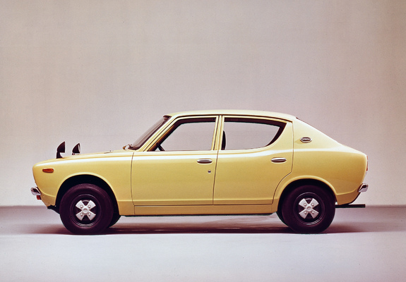 Pictures of Nissan Cherry 4-door Sedan (E10) 1970–74