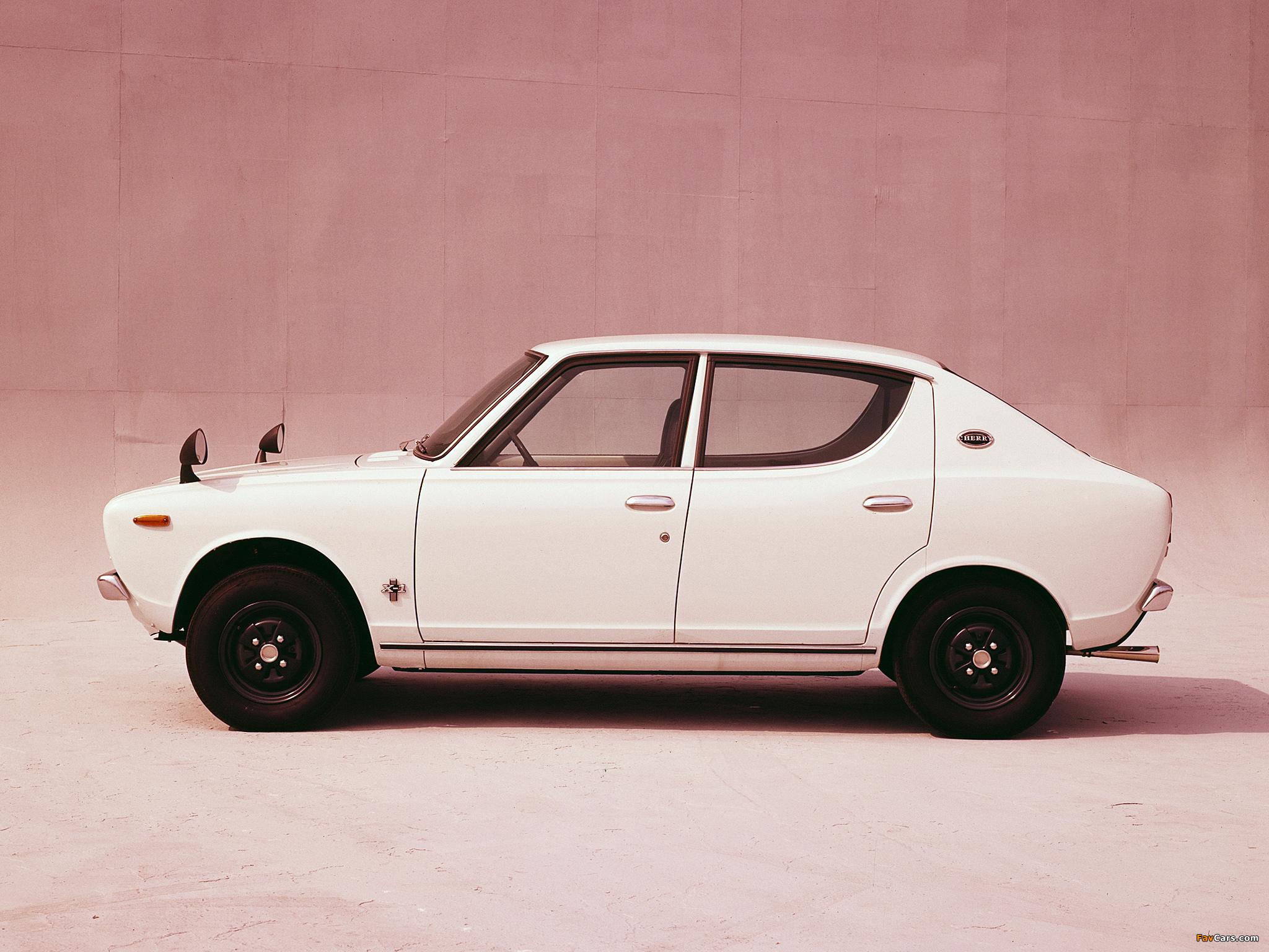 Pictures of Nissan Cherry X-1 4-door Sedan (E10) 1970–74 (2048 x 1536)
