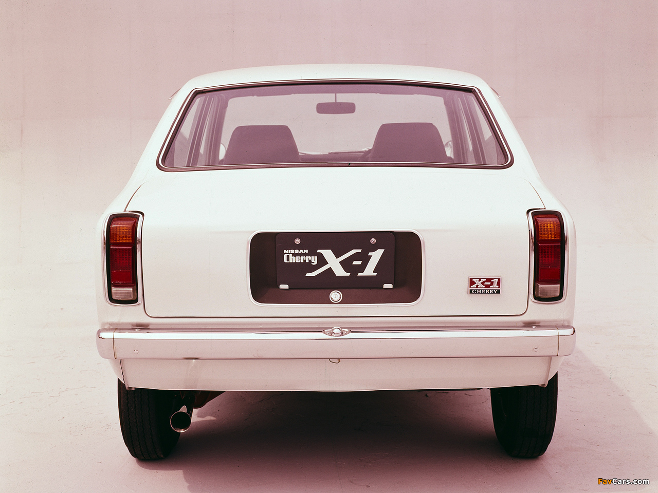 Pictures of Nissan Cherry X-1 4-door Sedan (E10) 1970–74 (1280 x 960)