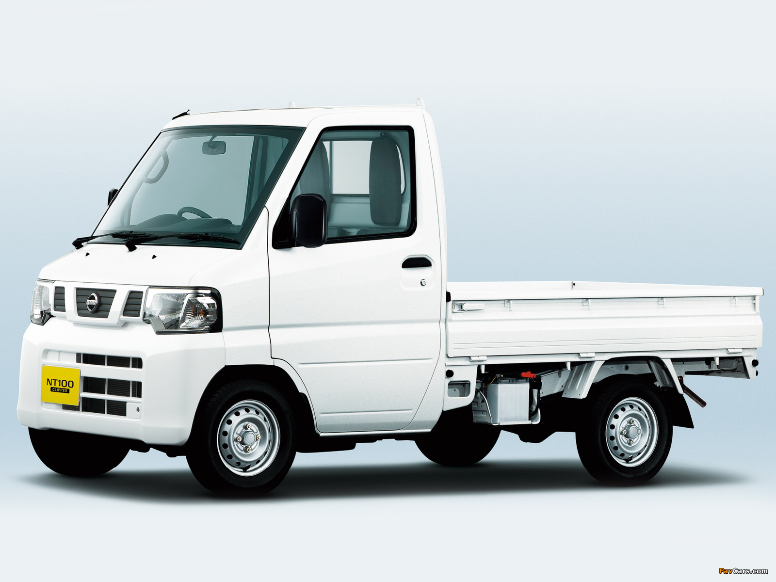 Images of Nissan NT100 Clipper (U71T) 2012 (1600 x 1200)