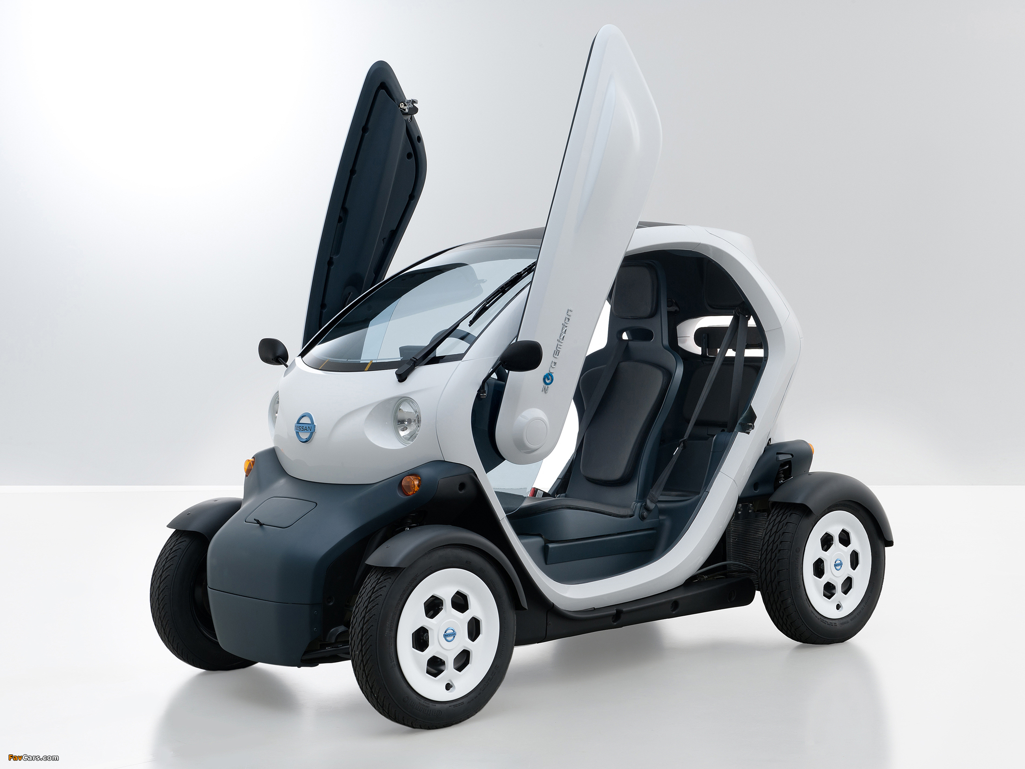 Nissan New Mobility Concept 2011 pictures (2048 x 1536)