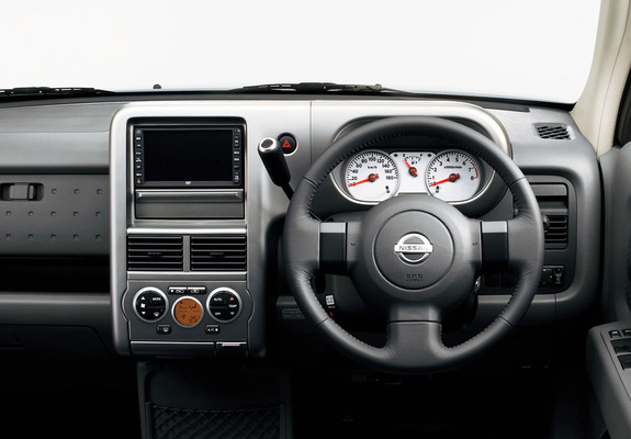 Images of Nissan Cube³ (GZ11) 2003–08