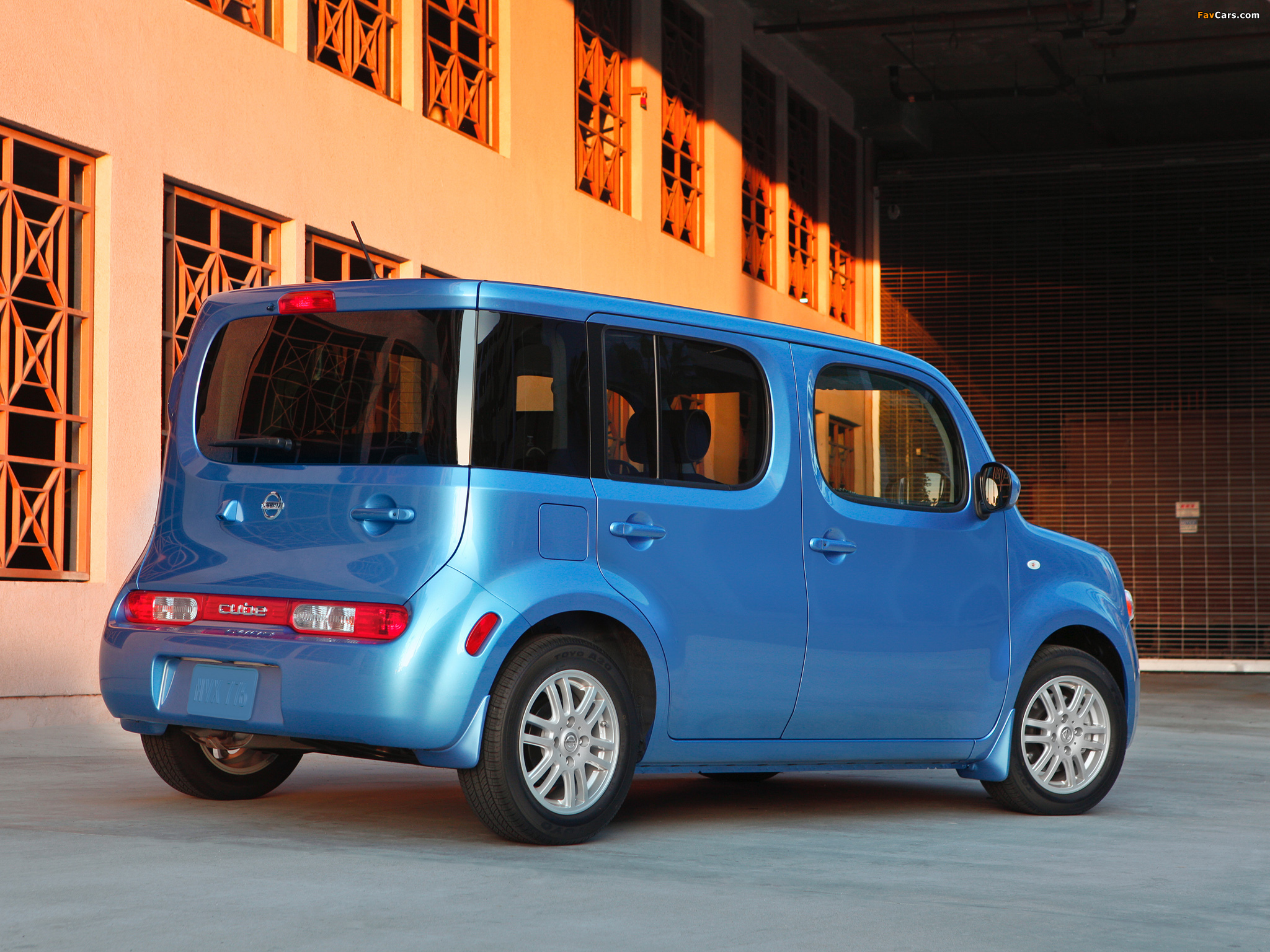 Nissan Cube Indigo Blue (Z12) 2012 photos (2048 x 1536)