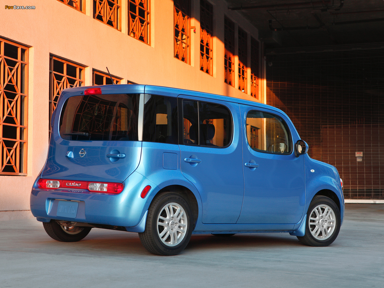 Nissan Cube Indigo Blue (Z12) 2012 photos (1280 x 960)
