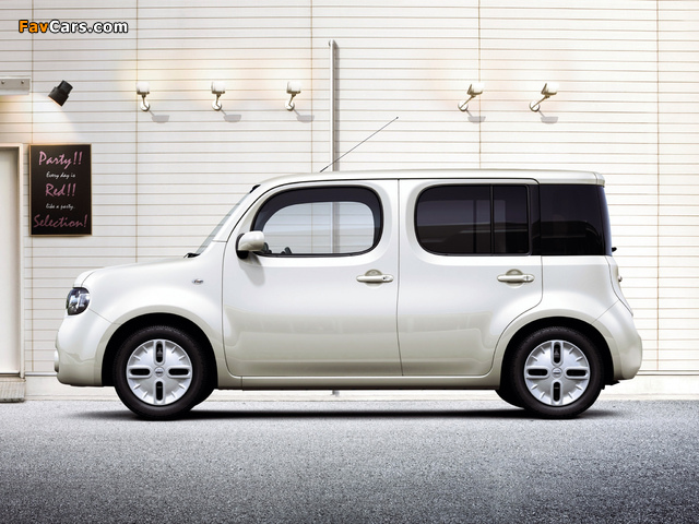 Photos of Nissan Cube Party Red Selection (Z12) 2010 (640 x 480)
