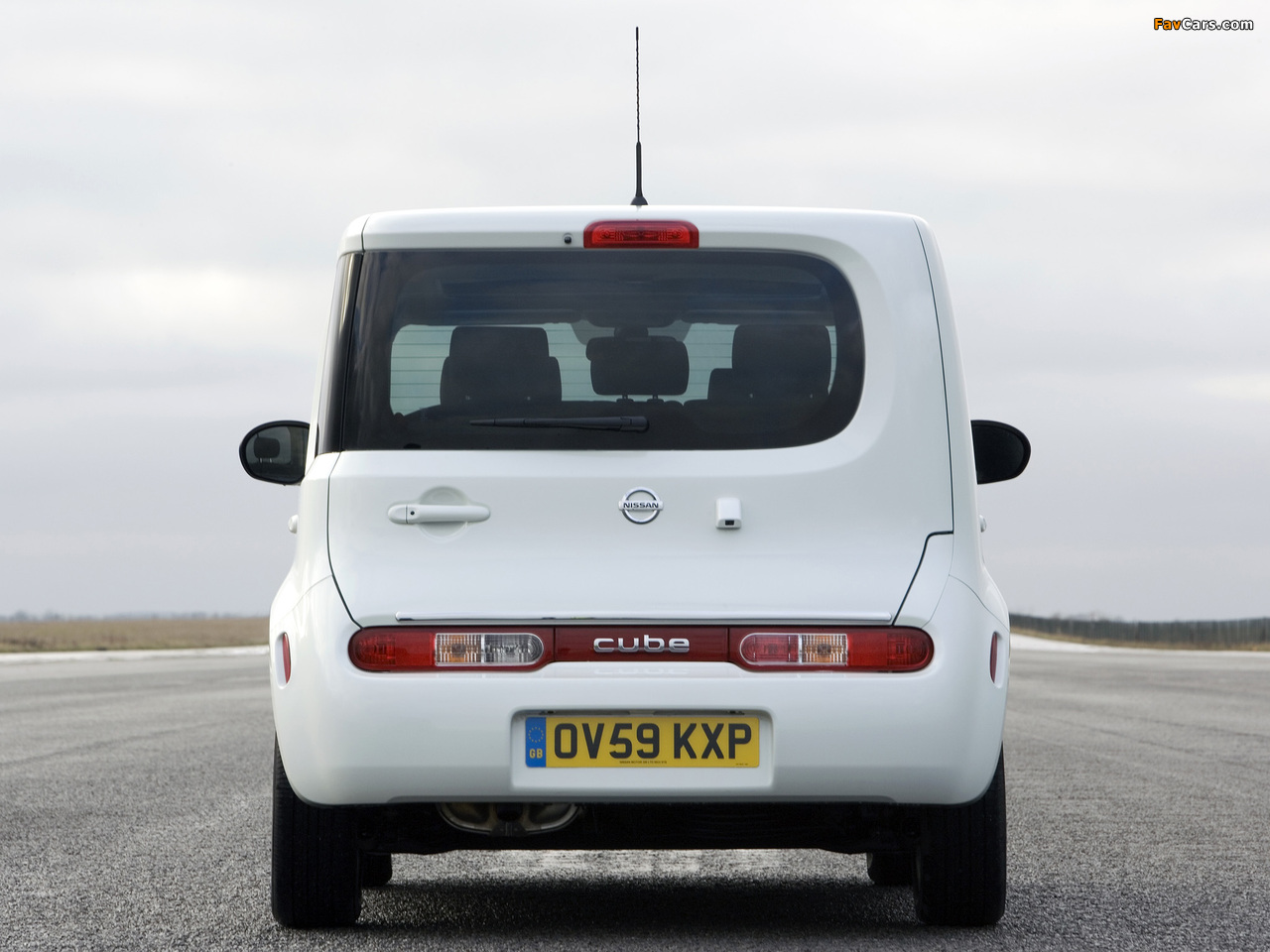 Nissan Cube UK-spec (Z12) 2009 wallpapers (1280 x 960)