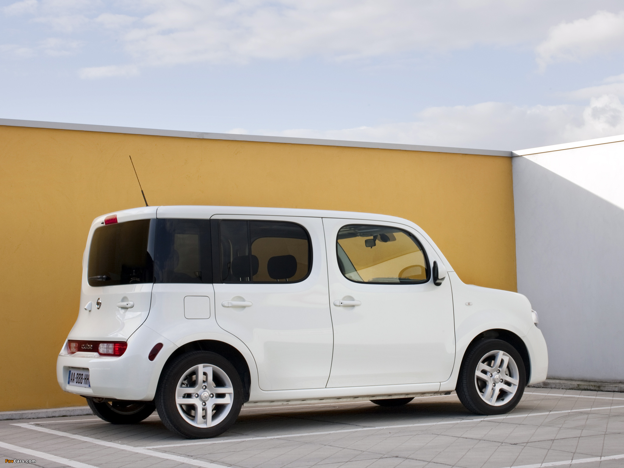 Nissan Cube EU-spec (Z12) 2009–12 wallpapers (2048 x 1536)