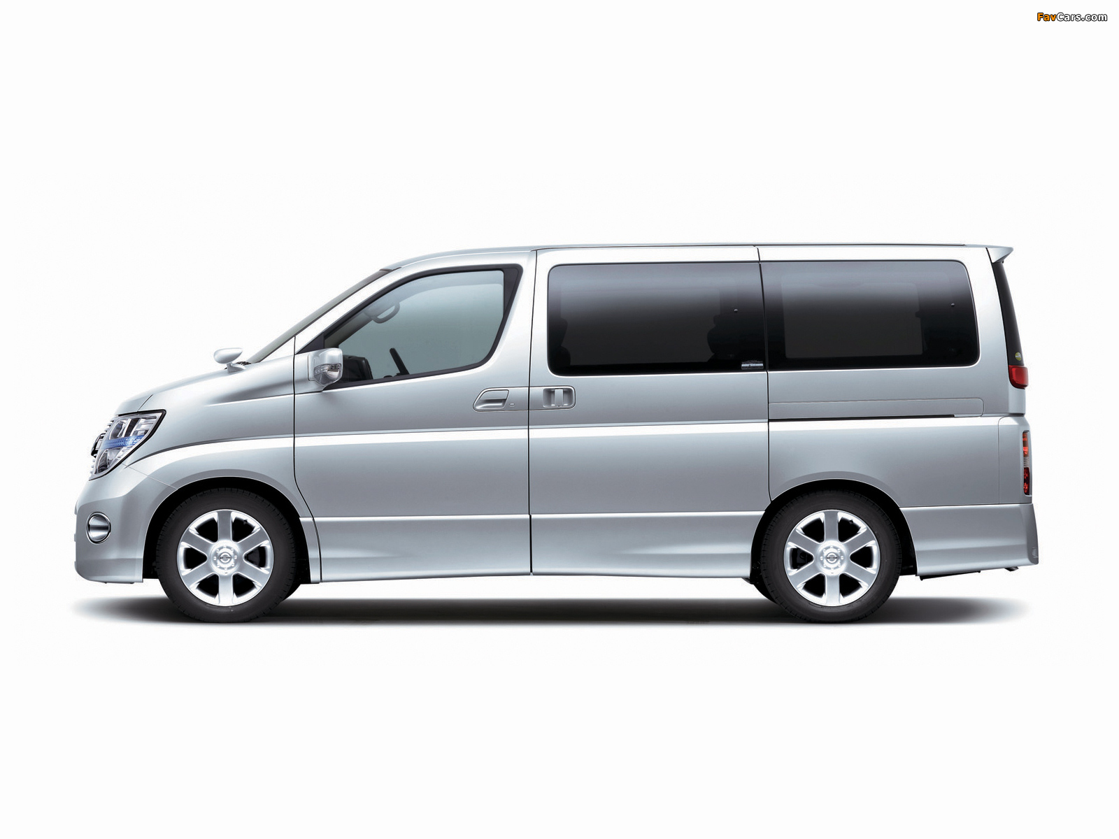 Images of Nissan Elgrand (51) 2002–10 (1600 x 1200)