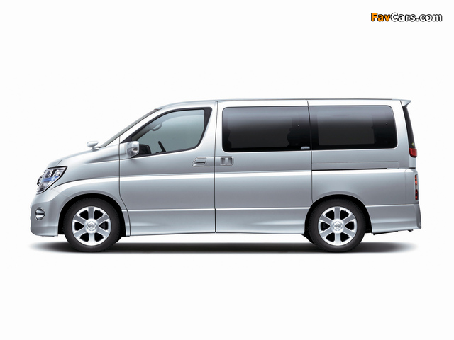 Images of Nissan Elgrand (51) 2002–10 (640 x 480)