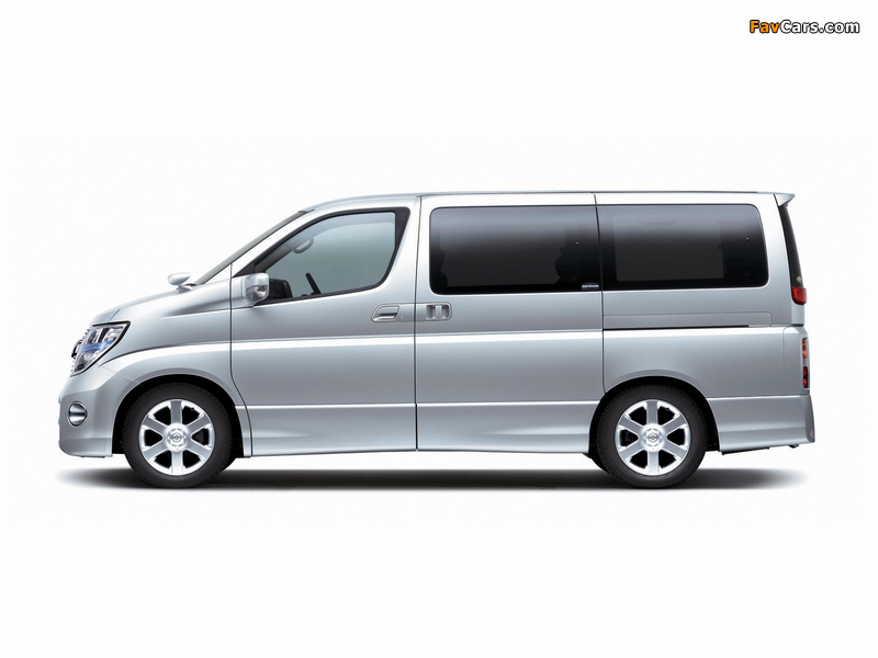 Images of Nissan Elgrand (51) 2002–10 (800 x 600)