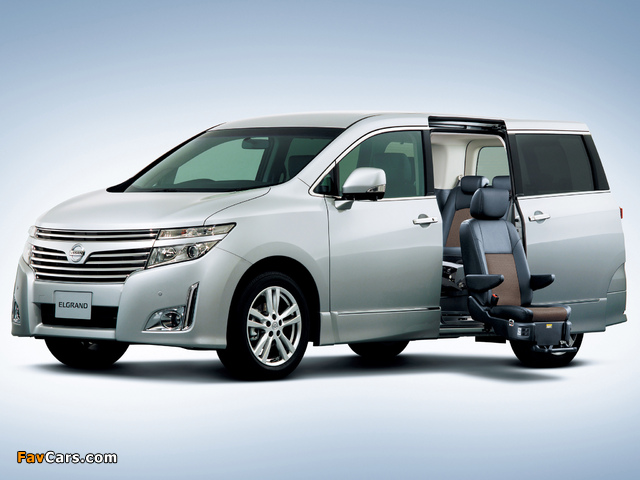 Images of Nissan Elgrand Highway Star (E52) 2010 (640 x 480)