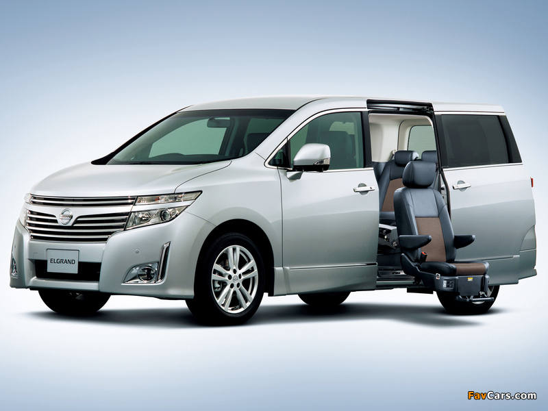 Images of Nissan Elgrand Highway Star (E52) 2010 (800 x 600)
