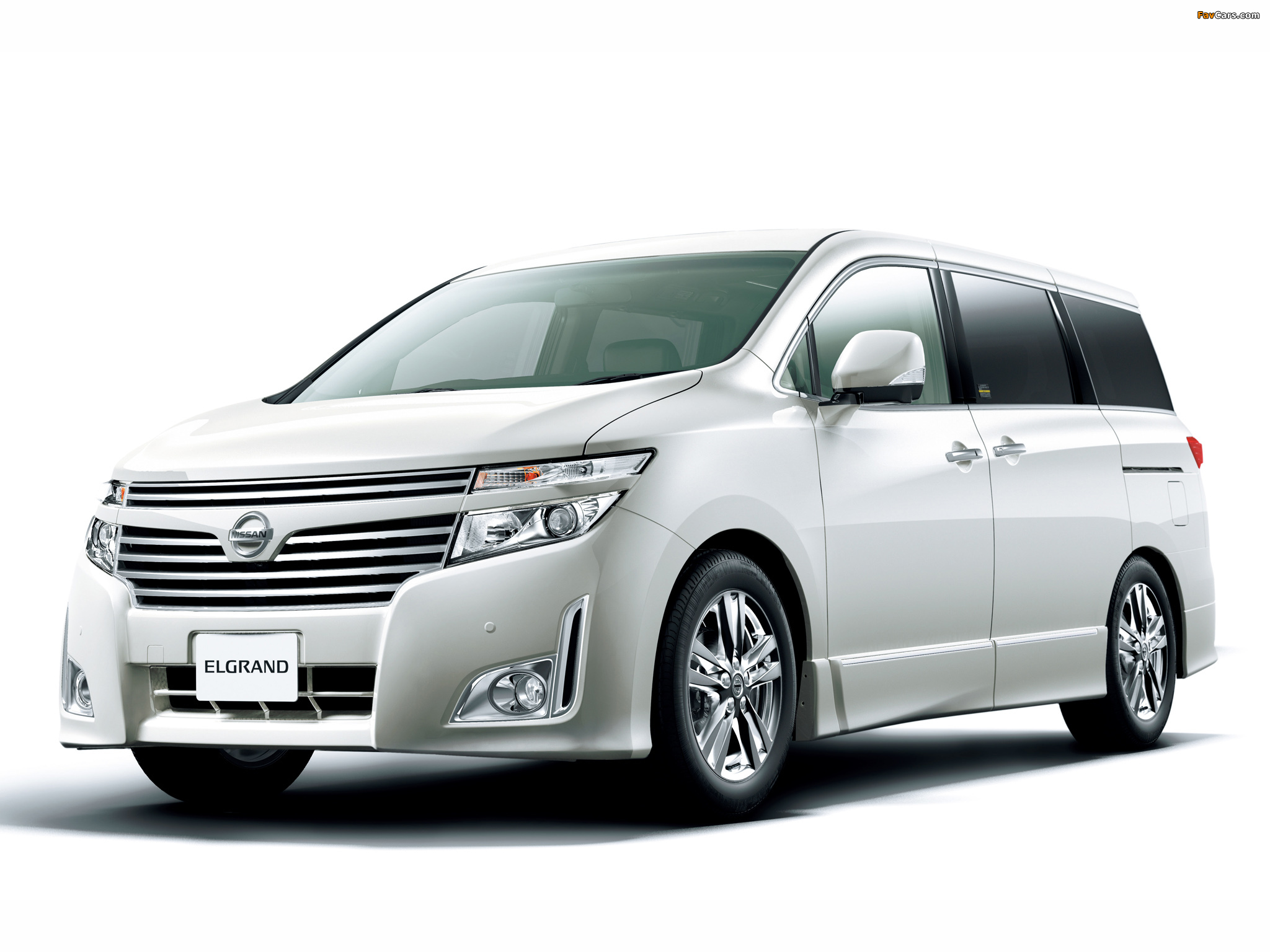 Nissan Elgrand Highway Star (E52) 2010 images (2048 x 1536)