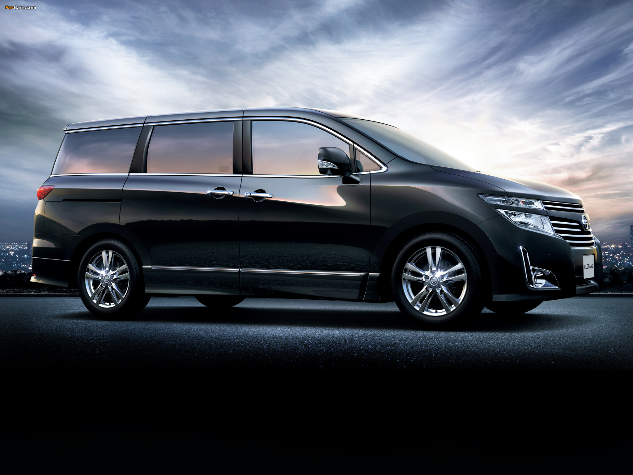 Nissan Elgrand Highway Star (E52) 2010 pictures (2048 x 1536)