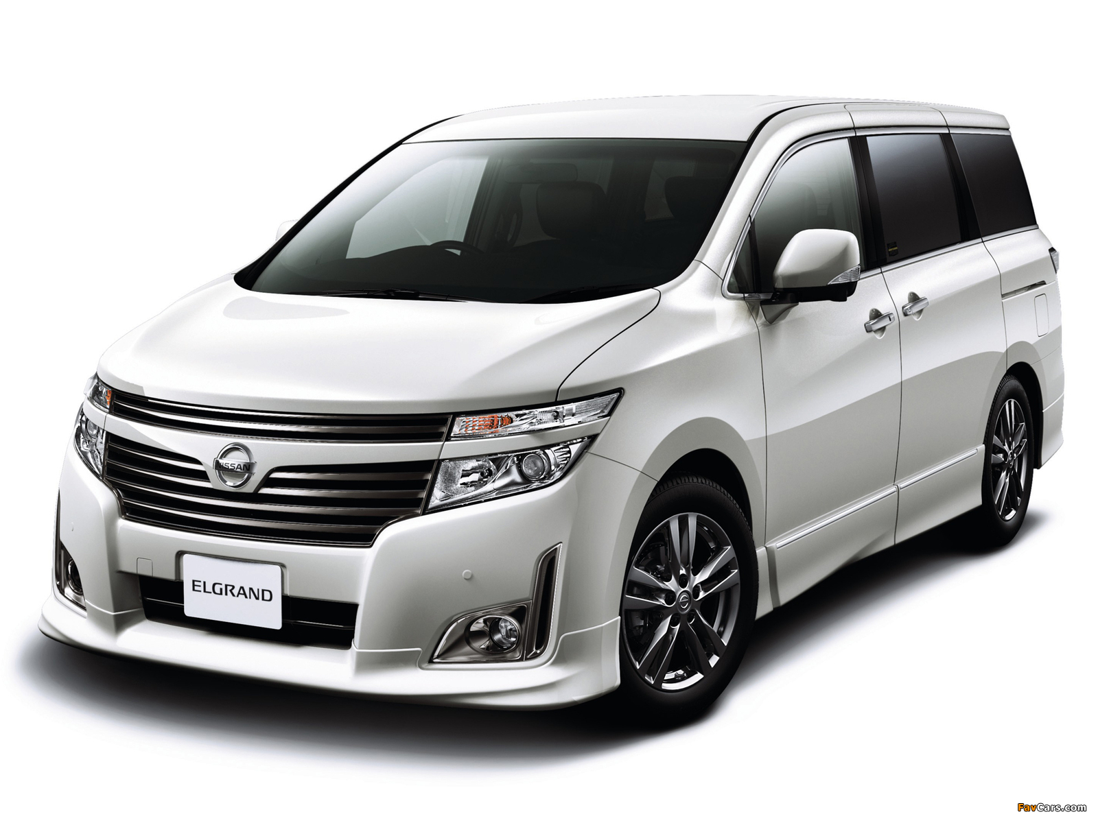 Pictures of Nissan Elgrand Highway Star Urban Chrome (E52) 2011 (1600 x 1200)