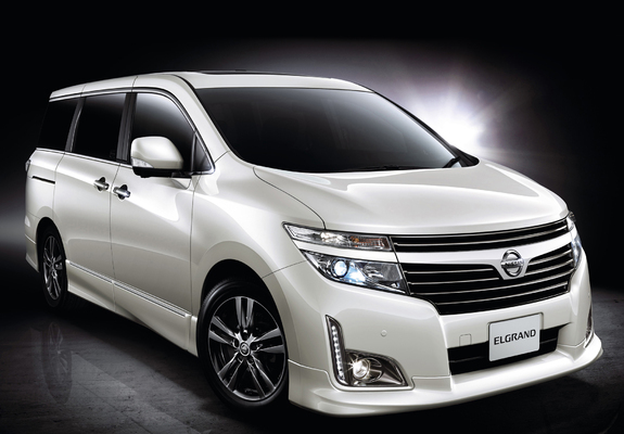 Pictures of Nissan Elgrand Highway Star Urban Chrome (E52) 2011