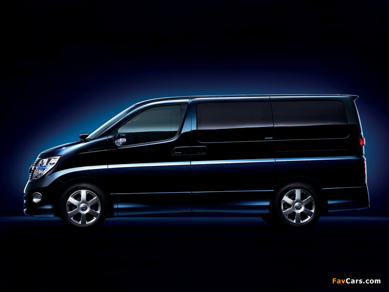 Nissan Elgrand (51) 2002–10 wallpapers (800 x 600)