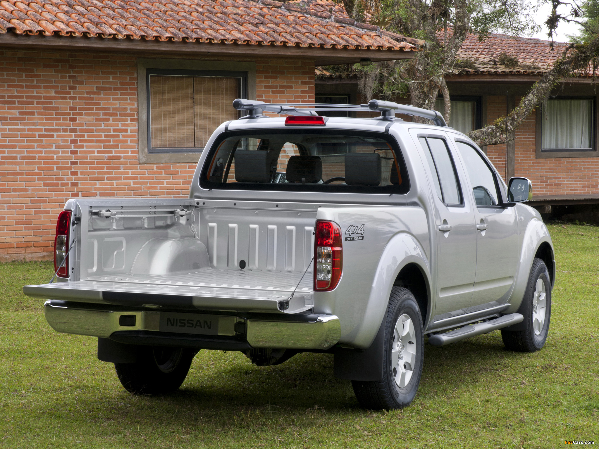 Photos of Nissan Frontier Crew Cab BR-spec (D40) 2008–09 (2048 x 1536)