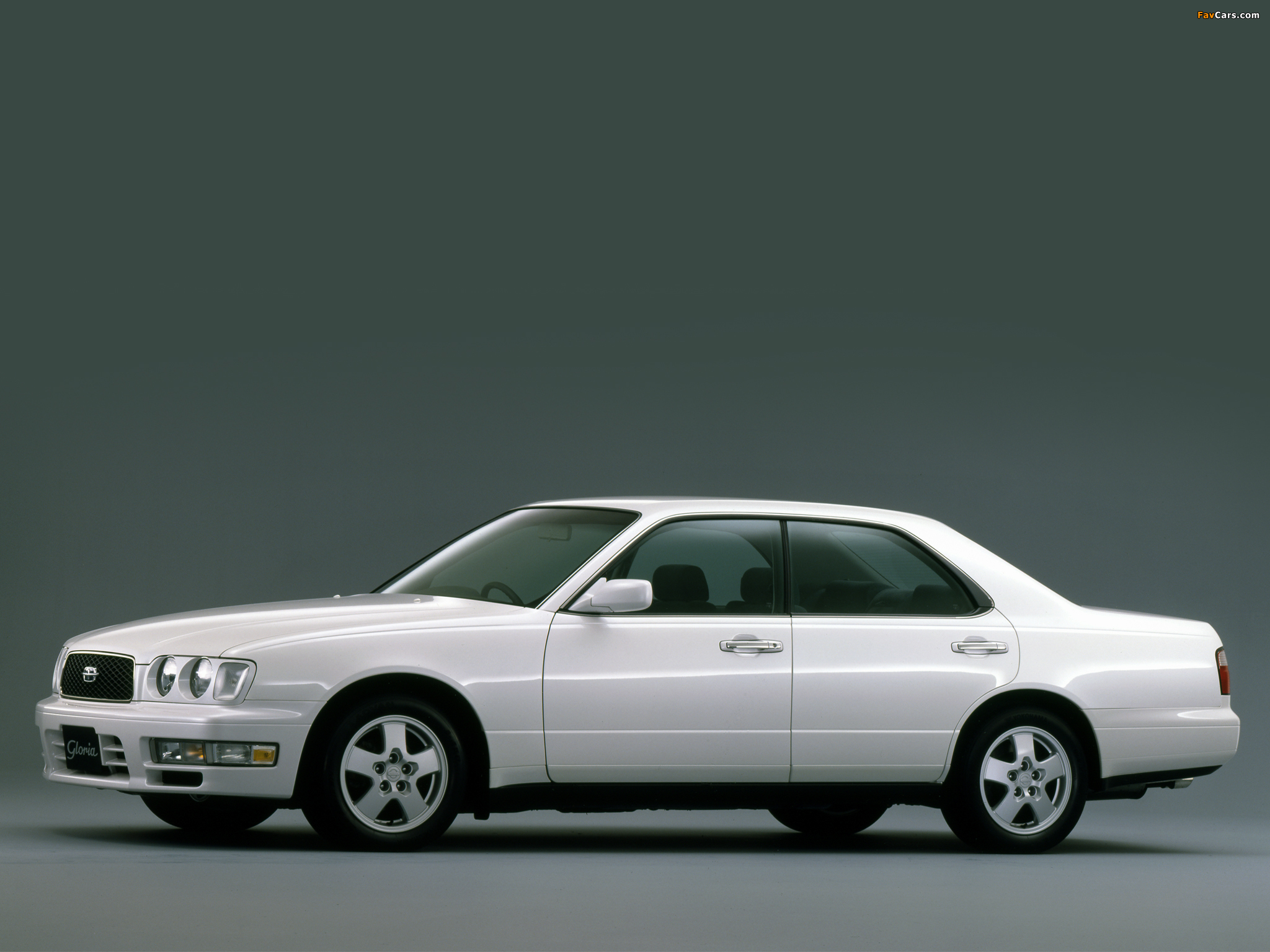 Photos of Nissan Gloria Gran Turismo (Y33) 1995–97 (2048 x 1536)