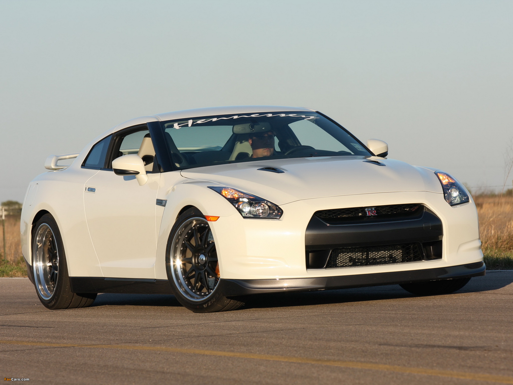 Images of Hennessey Nissan GT-R Godzilla 600 (R35) 2008 (2048 x 1536)