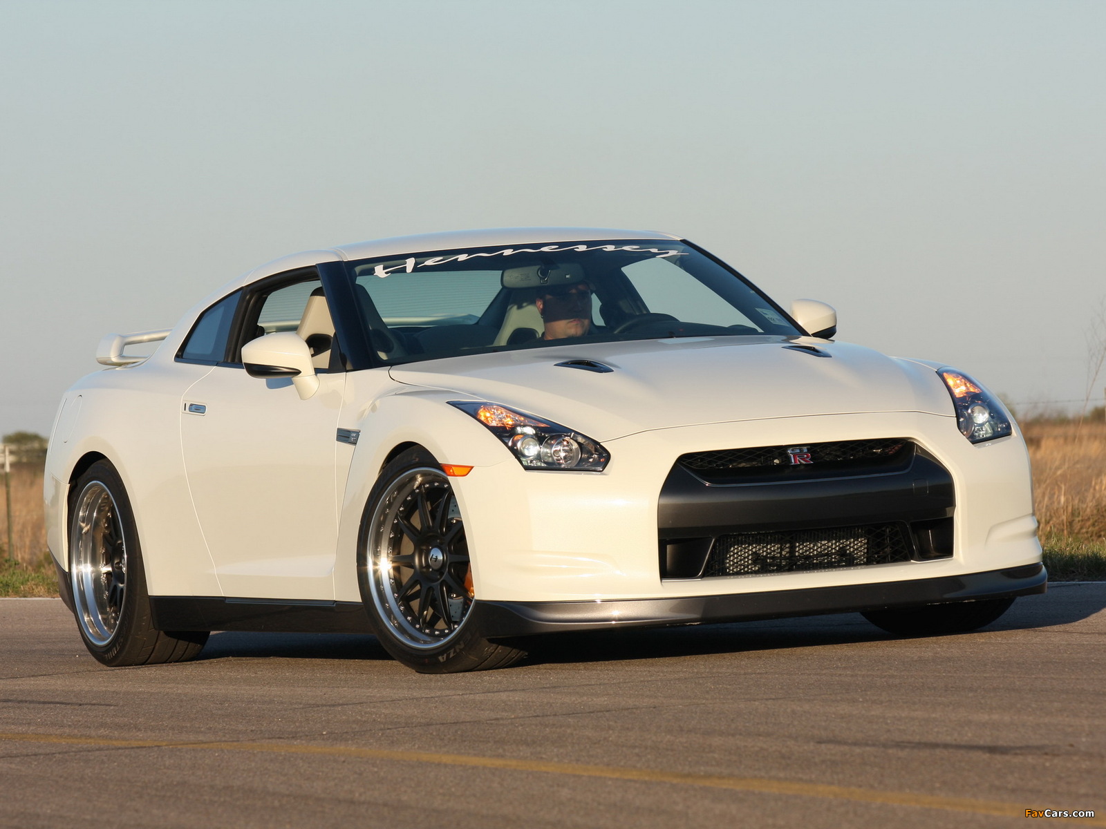 Images of Hennessey Nissan GT-R Godzilla 600 (R35) 2008 (1600 x 1200)