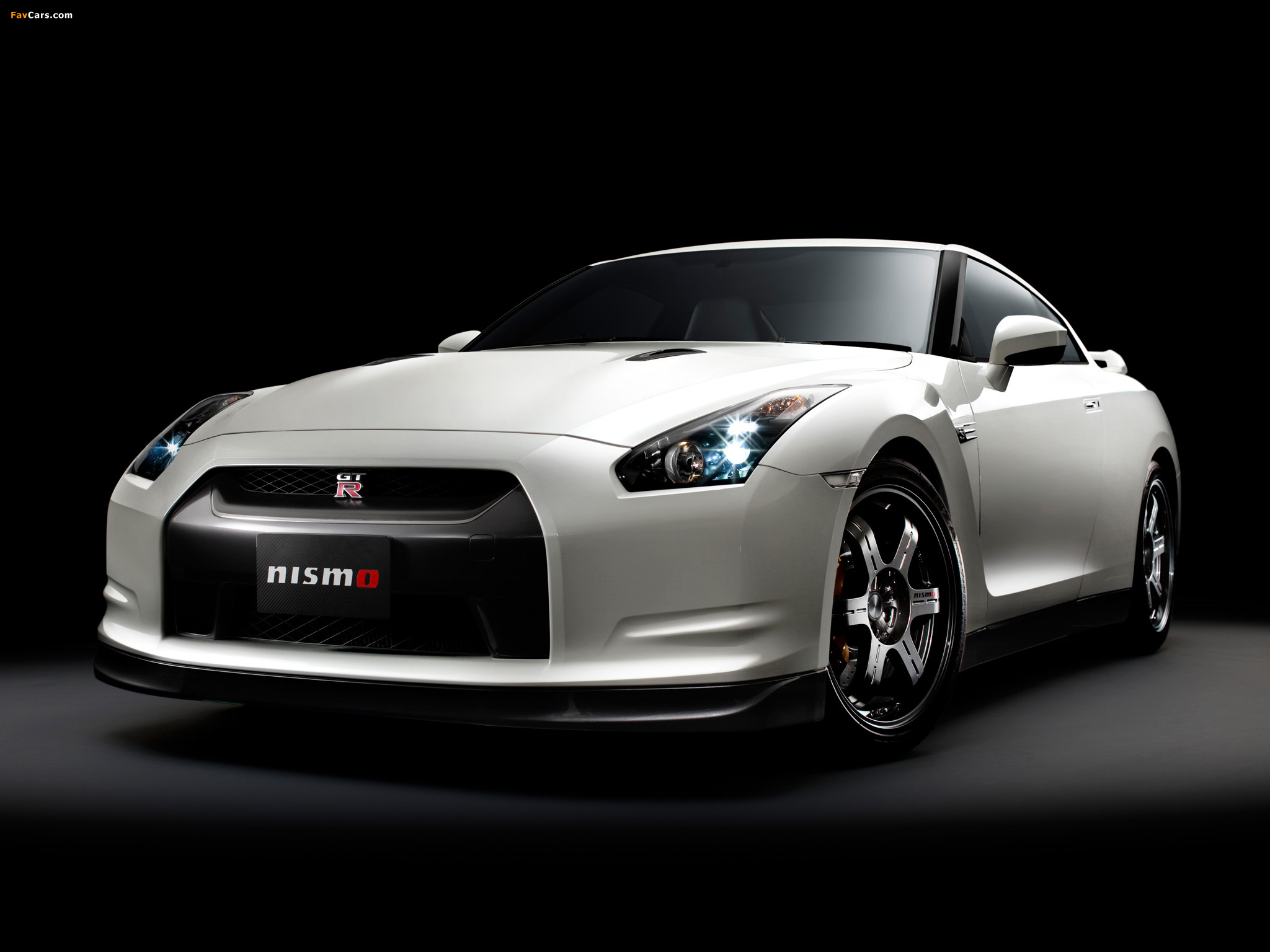 Images of Nismo Nissan GT-R (R35) 2008 (2048 x 1536)