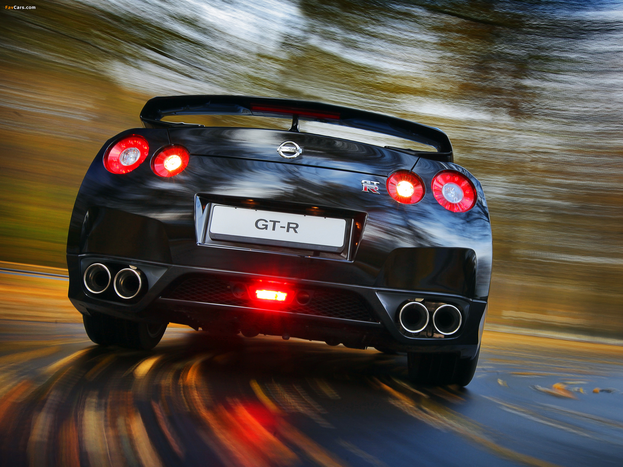 Images of Nissan GT-R Black Edition 2008–10 (2048 x 1536)