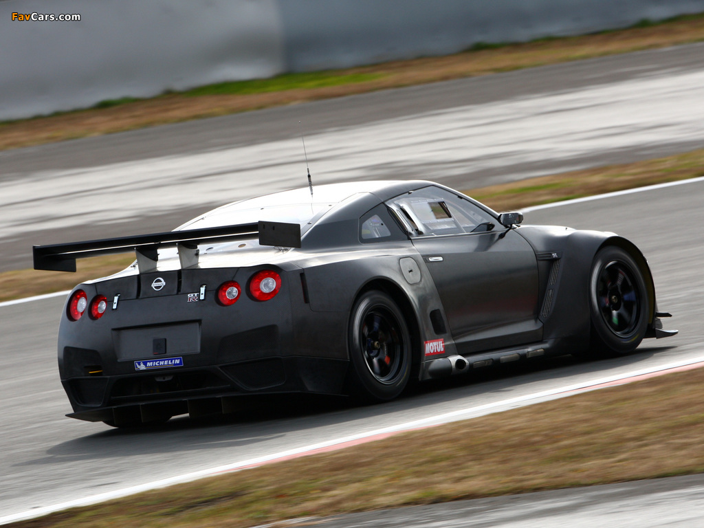 Images of Nissan GT-R FIA GT1 (R35) 2009 (1024 x 768)