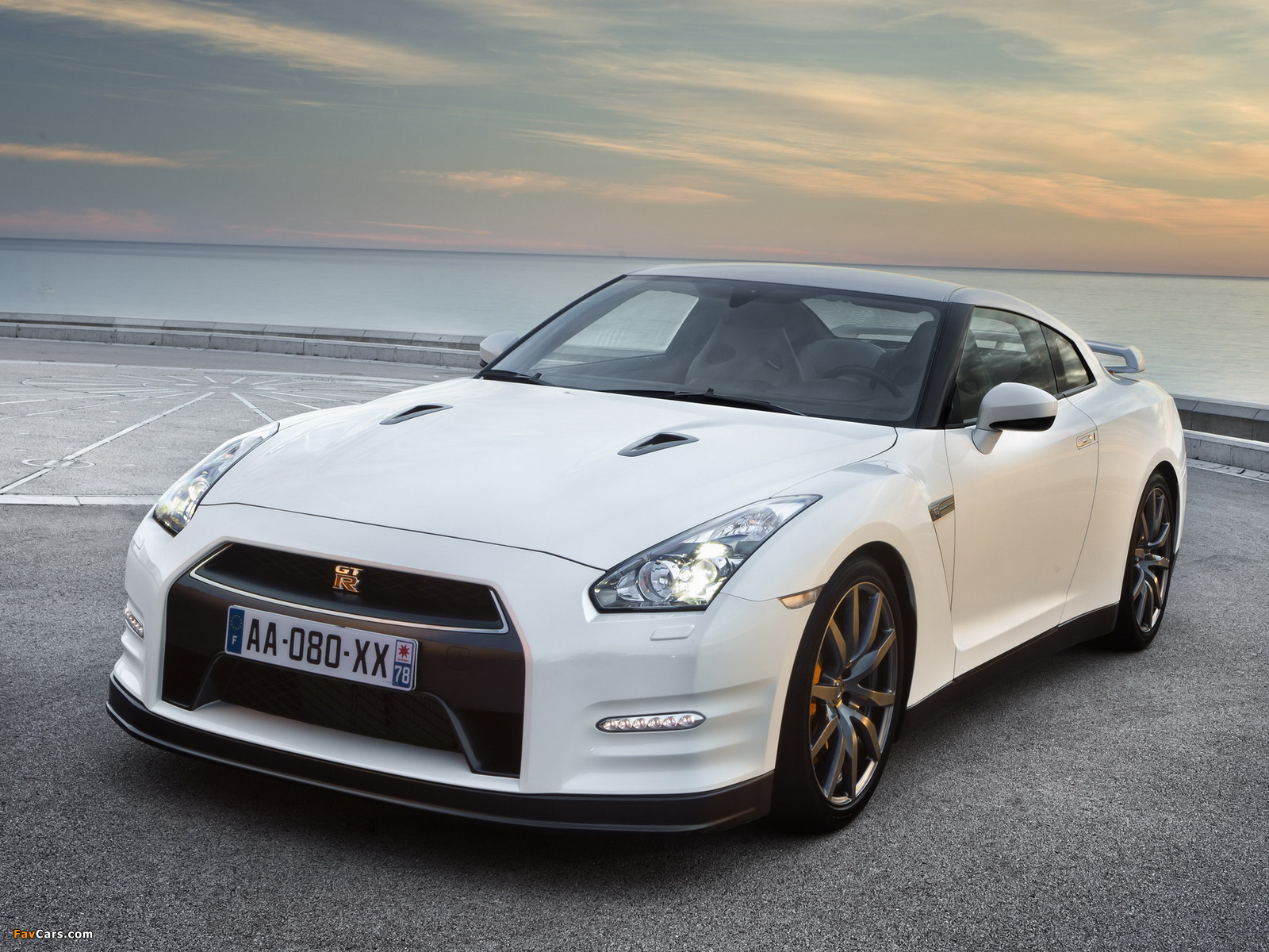 Images of Nissan GT-R Black Edition (R35) 2010 (1600 x 1200)