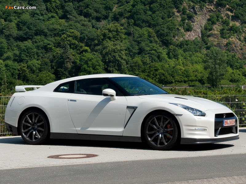 Images of Nissan GT-R Black Edition (R35) 2010 (800 x 600)