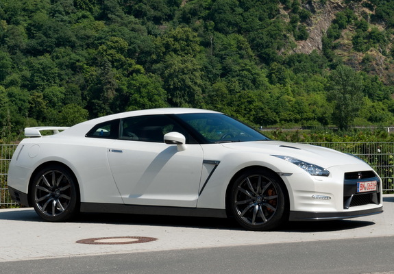 Images of Nissan GT-R Black Edition (R35) 2010