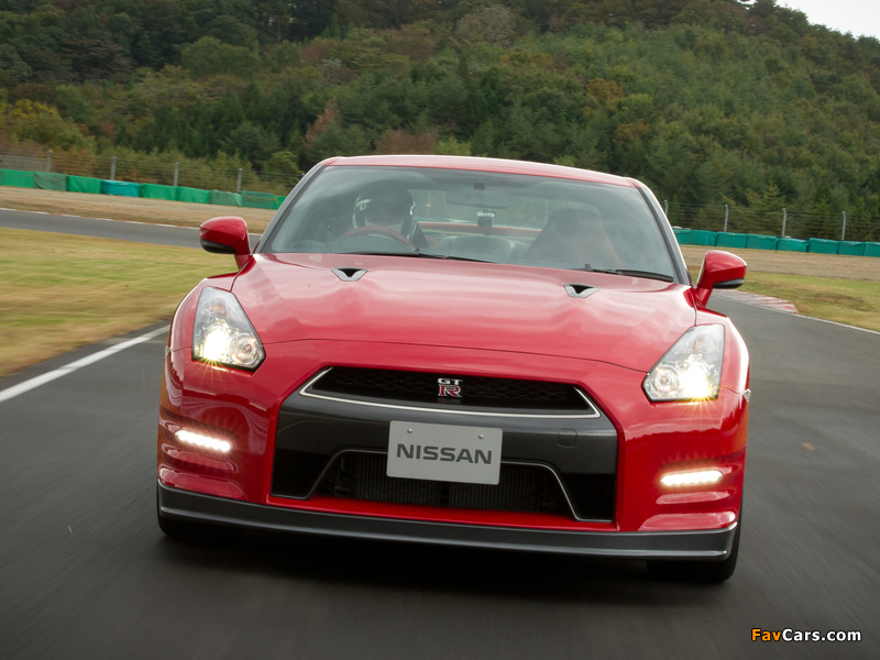Images of Nissan GT-R Black Edition JP-spec (R35) 2010 (800 x 600)