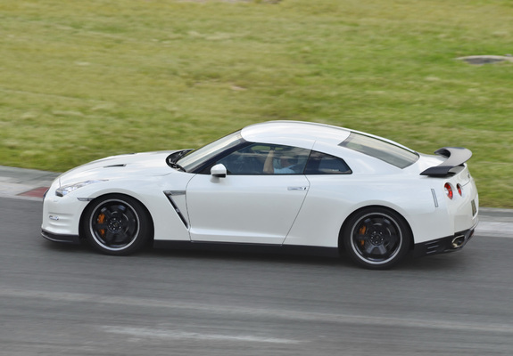 Images of Nissan GT-R Egoist ZA-spec (R35) 2011