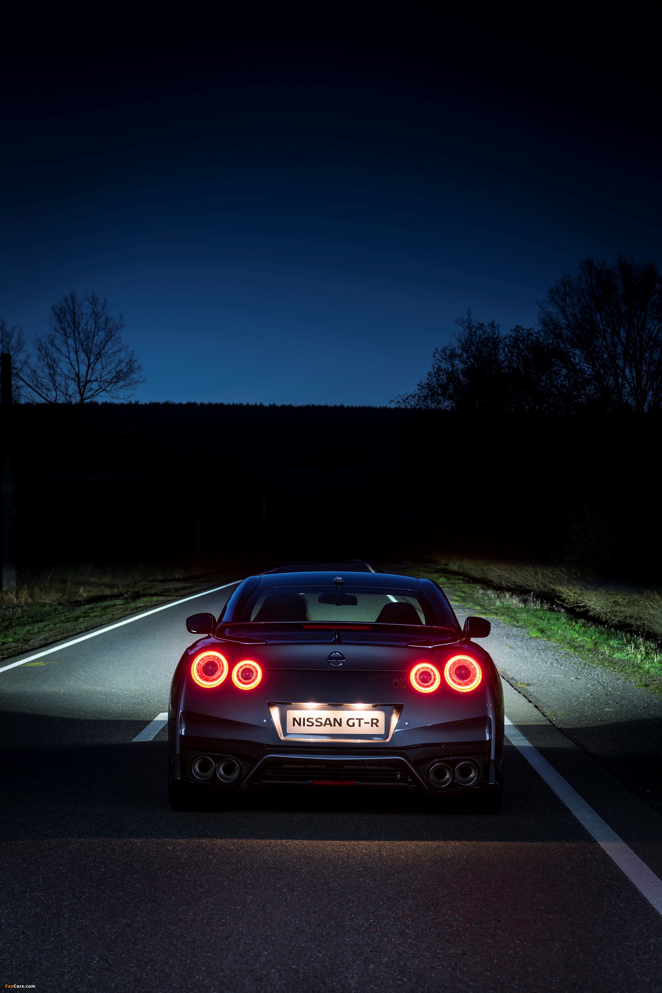 Images of Nissan GT-R (R35) 2016 (2202 x 3300)