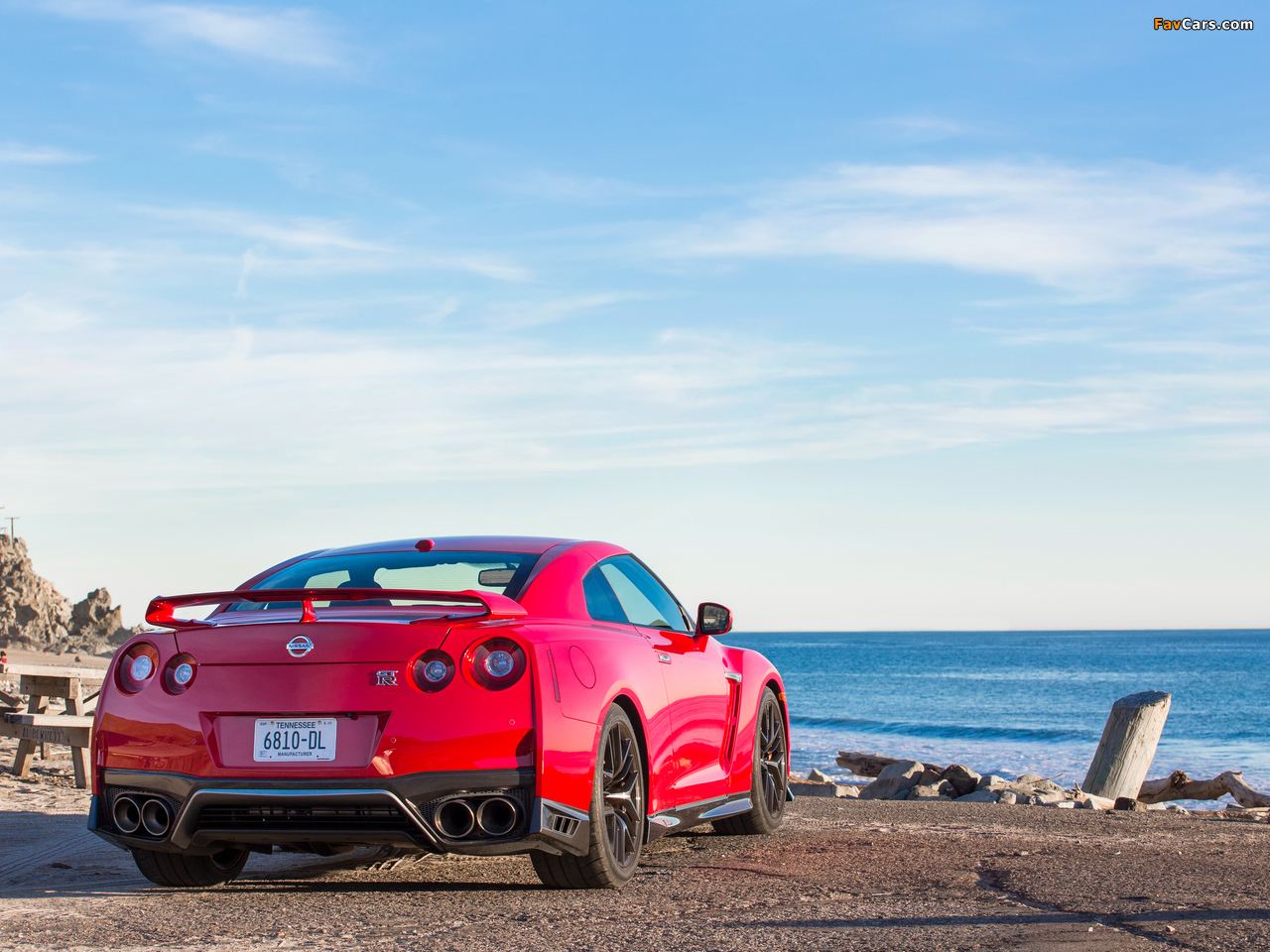 Images of Nissan GT-R North America (R35) 2016 (1280 x 960)