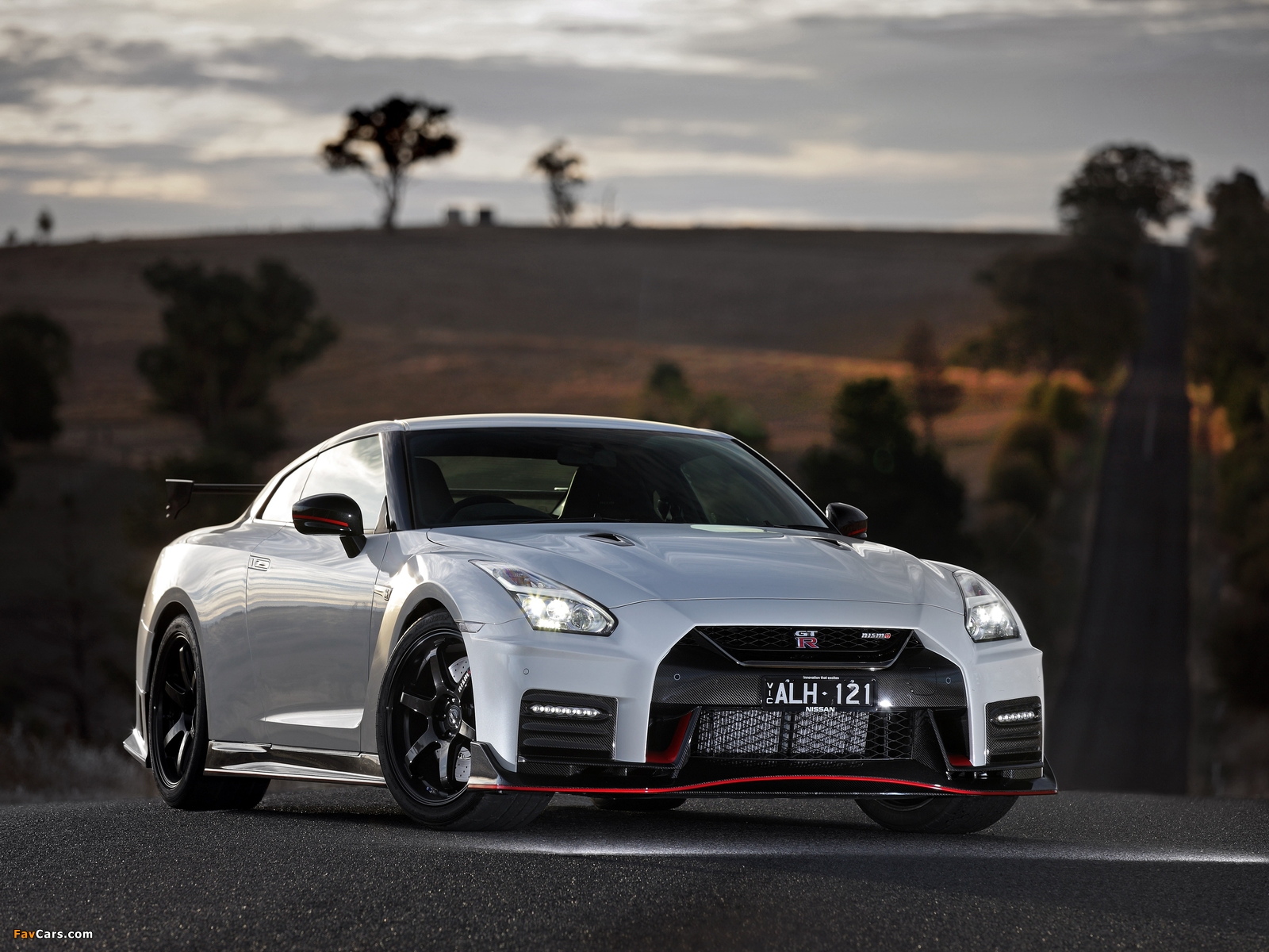 Images of Nissan GT-R Nismo AU-spec (R35) 2017 (1600 x 1200)