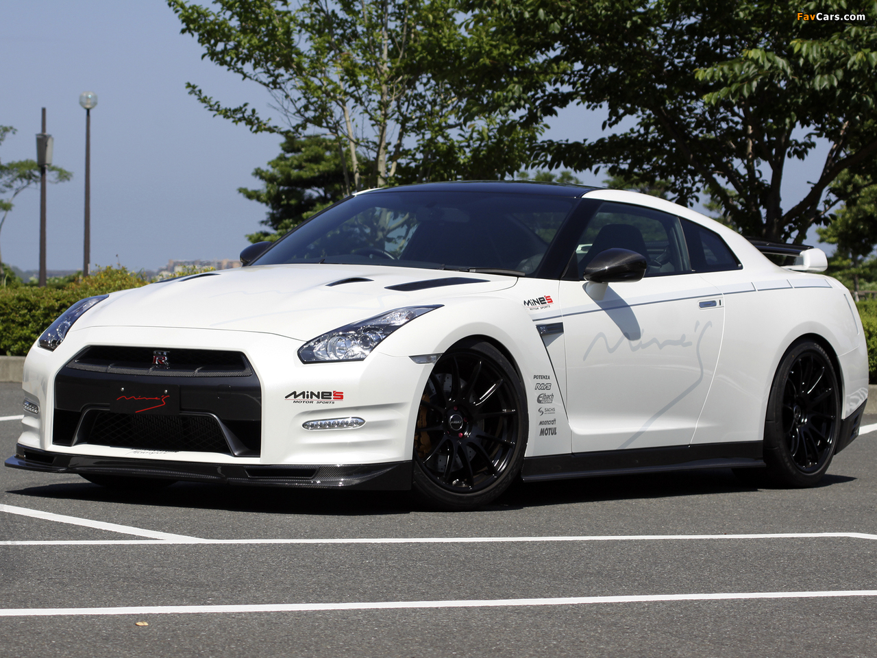 Images of Mines R35 GT-R (R35) 2008–10 (1280 x 960)