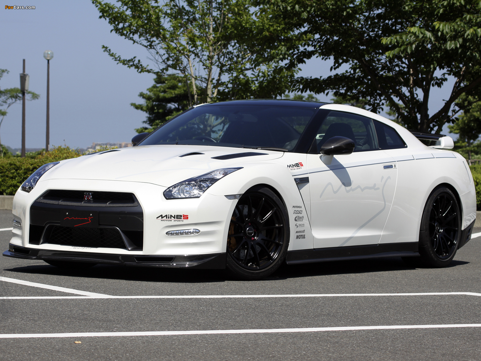 Images of Mines R35 GT-R (R35) 2008–10 (1600 x 1200)