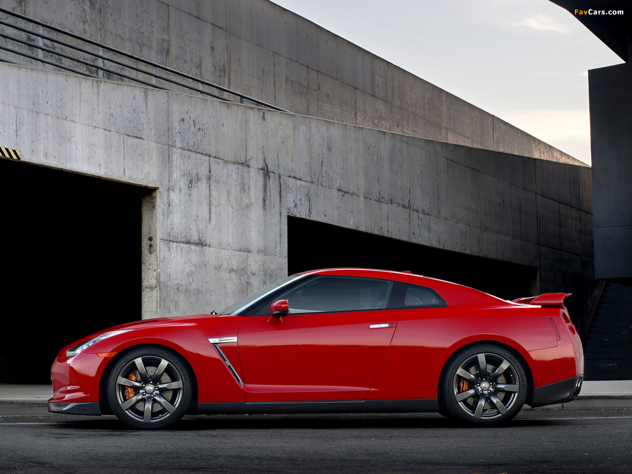 Nissan GT-R Black Edition US-spec (R35) 2008–10 images (1280 x 960)