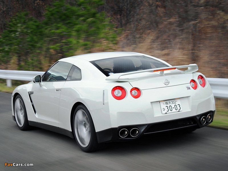 Nissan GT-R JP-spec (R35) 2008–10 images (800 x 600)