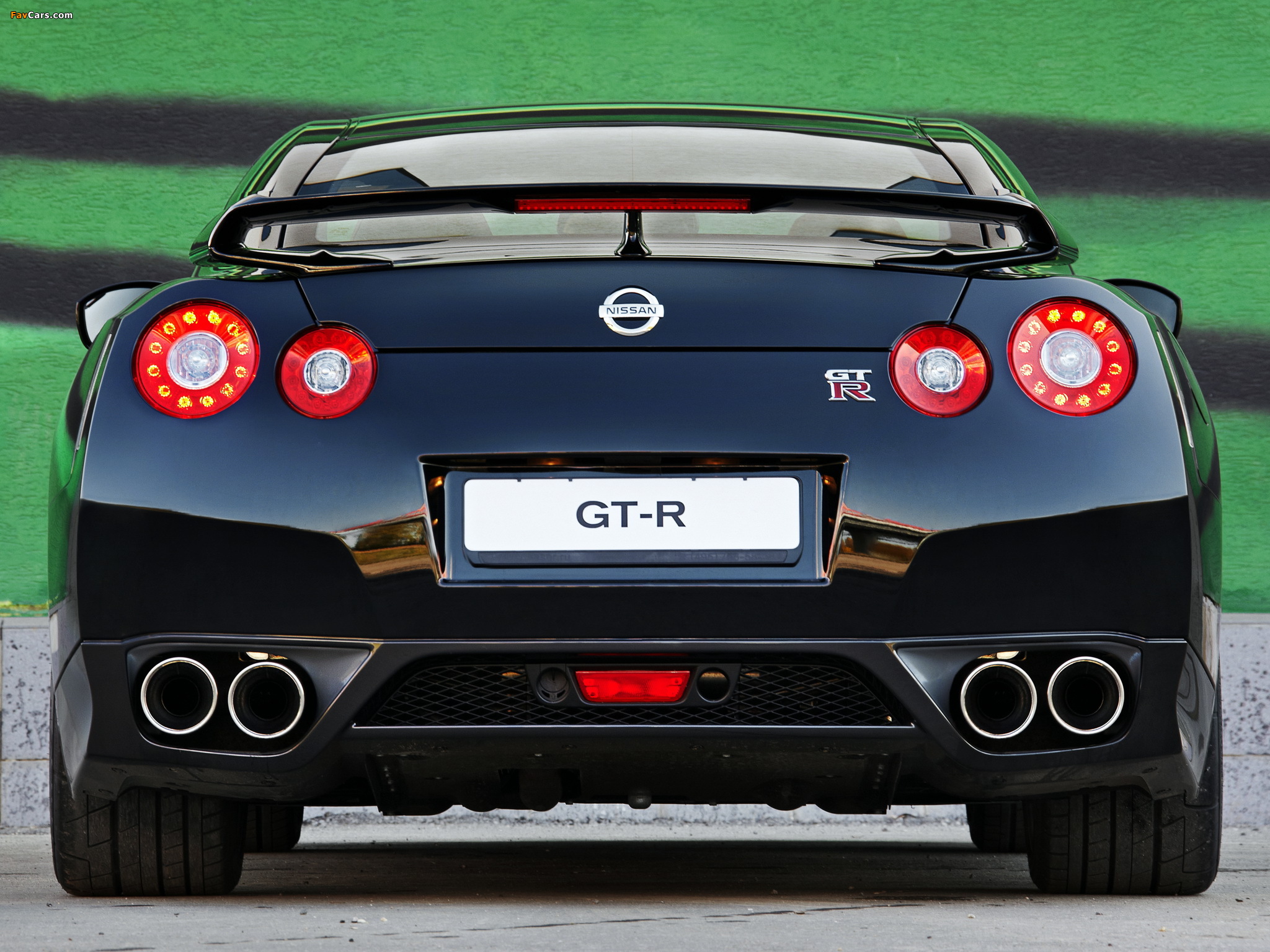 Nissan GT-R Black Edition 2008–10 images (2048 x 1536)