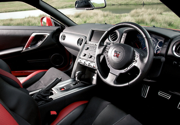 Nissan GT-R Black Edition UK-spec 2008–10 images