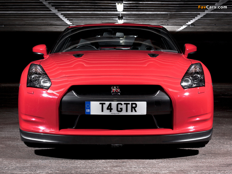 Nissan GT-R Black Edition UK-spec 2008–10 images (800 x 600)