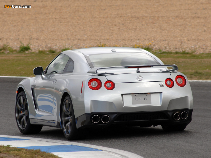 Nissan GT-R Black Edition US-spec (R35) 2008–10 pictures (800 x 600)