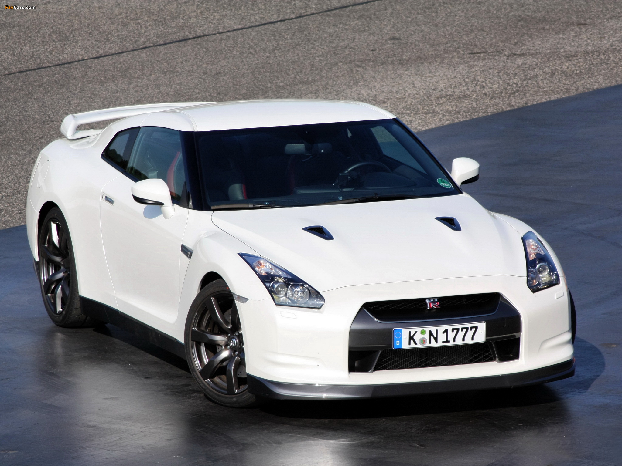 Nissan GT-R Black Edition 2008–10 pictures (2048 x 1536)