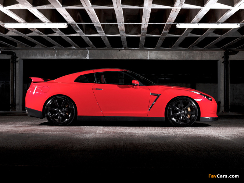 Nissan GT-R Black Edition UK-spec 2008–10 pictures (800 x 600)
