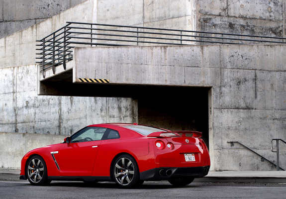 Nissan GT-R Black Edition US-spec (R35) 2008–10 wallpapers