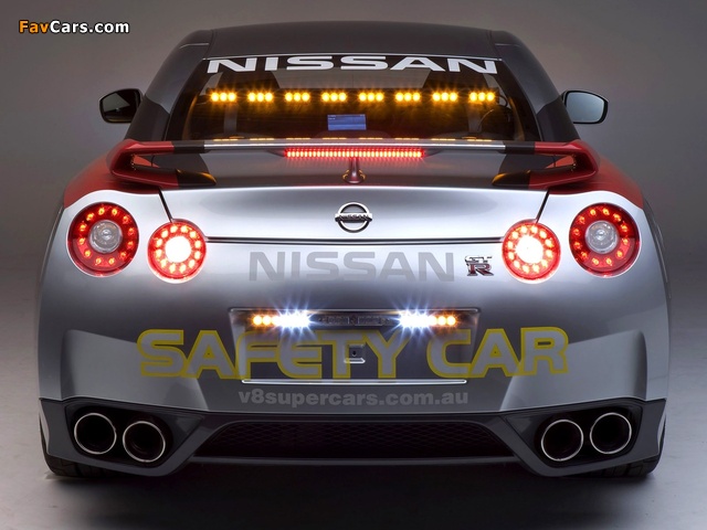 Nissan GT-R Safety Car (R35) 2009 images (640 x 480)
